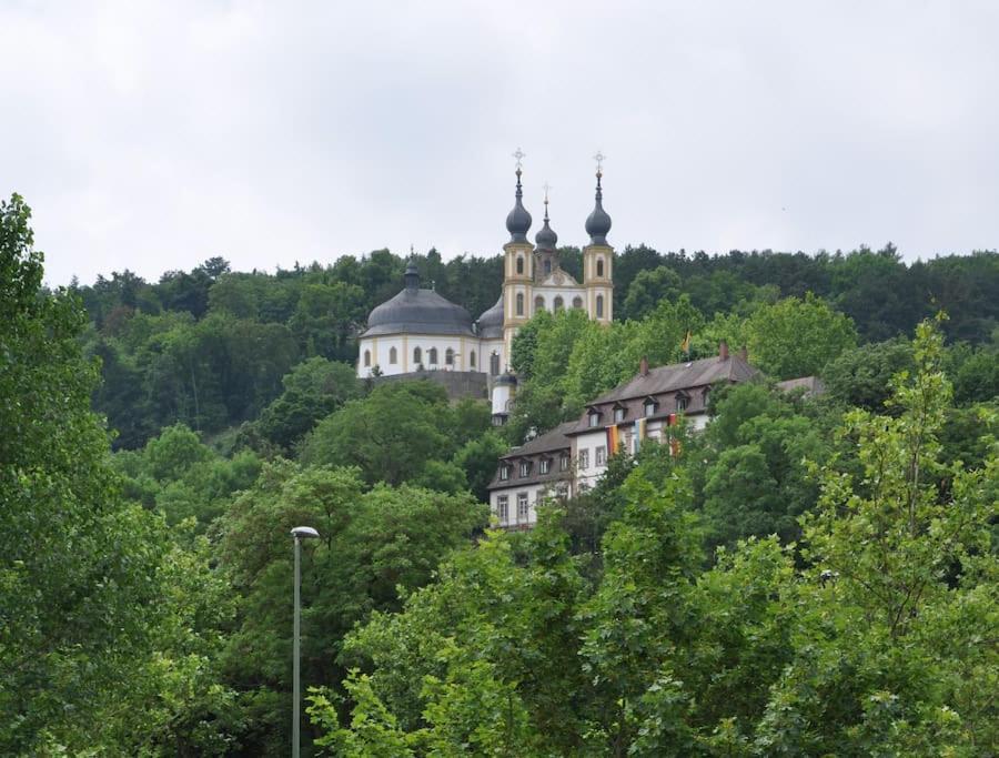Wunderschoene Loft-Stadtwohnung Würzburg Buitenkant foto